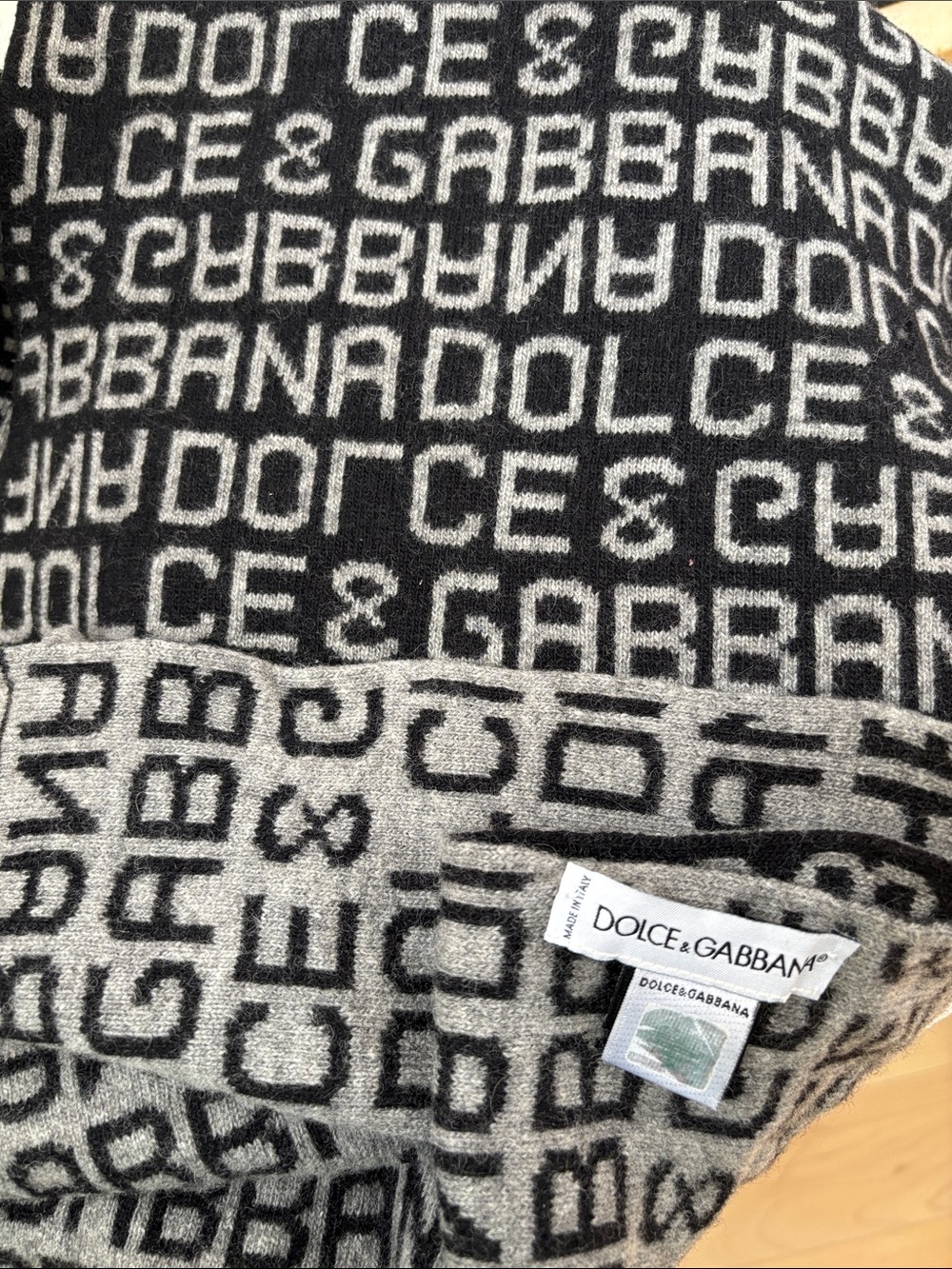 D&G scarf 🧣- please listen to the details during live show!